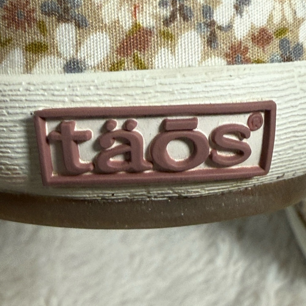 Taos "Dandy" Slip On Daisies Canvas Sneaker Womens Sz 7.5 - Picture 7 of 11